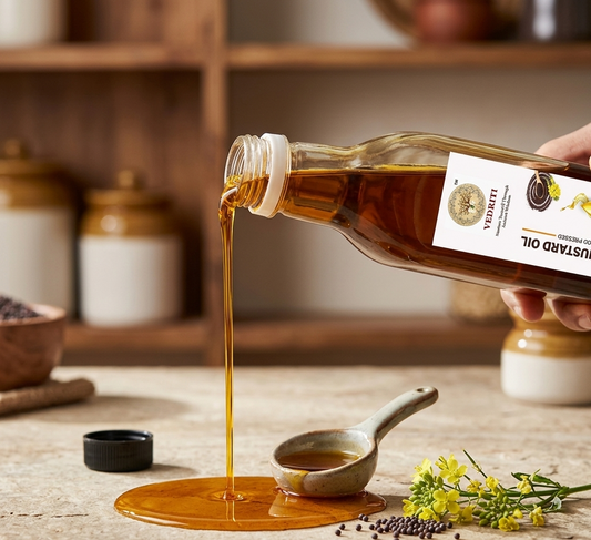 Vedriti black mustard oil bottle side view